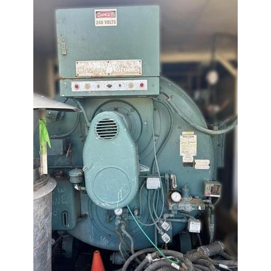 150 HP Cleaver Brooks 150 PSI Steam Boiler Room 1976 Model CB200-150